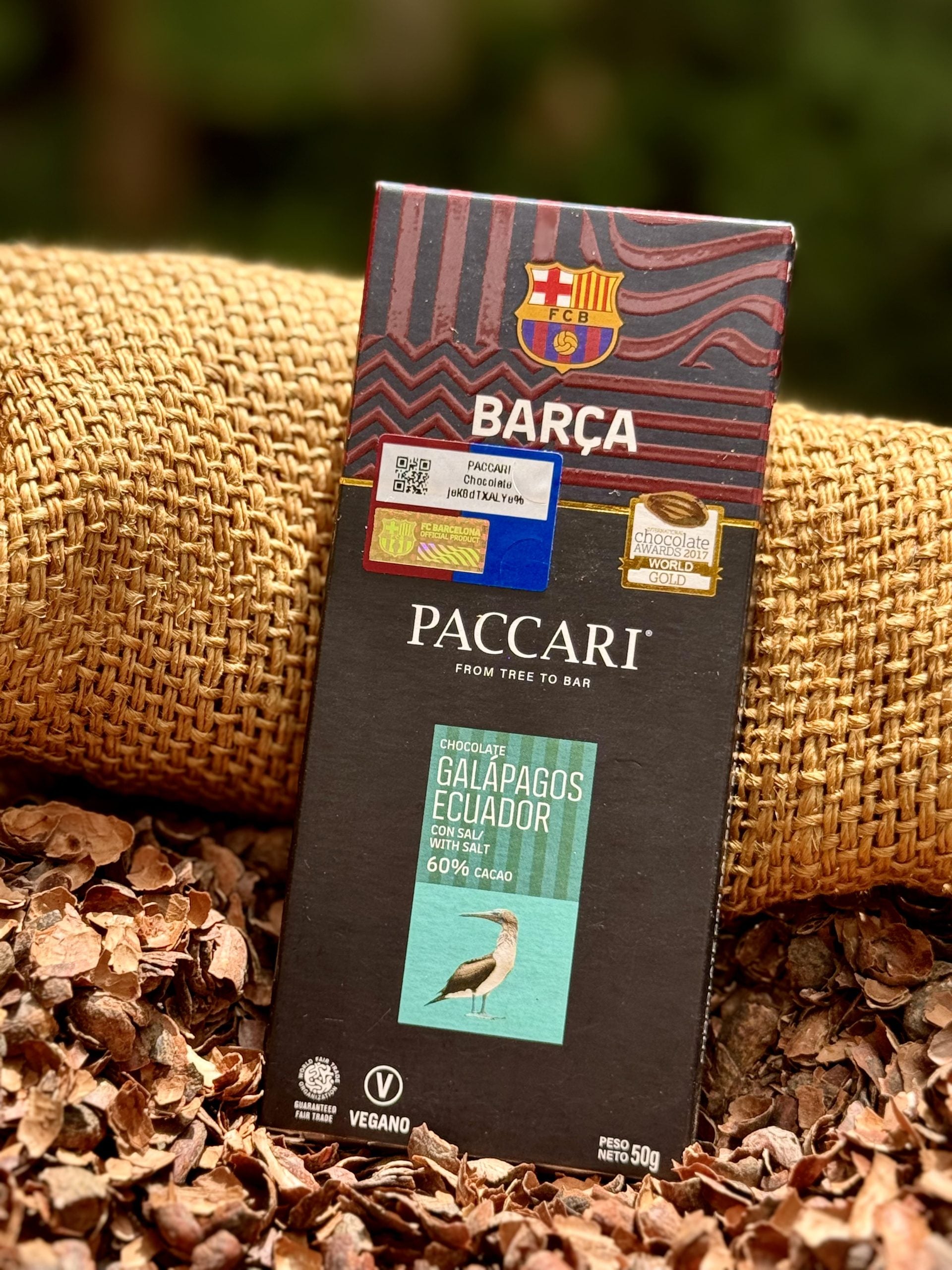 Barça x Paccari Galapagos chocolate bar